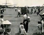 Réfugiés vietnamiens fuyant la zone des combats à Tourane en 1965 
