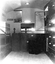 Salle de projection dans le camion Dodge