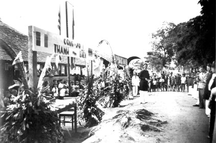 Inauguration en 1949 de l'école de Thanh-Dien Indochine
