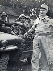 The General Salan back in Indochina in 1954