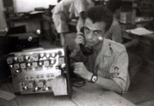 Jean Groubil et son poste radio