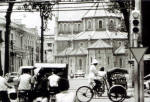 Derrière la cathédrale de Saigon
