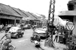 Boulevard Charner au fond l'Hôtet de Ville de Saïgon