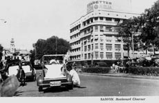 Moto-Cycle sur le boulevard Charner Saïgon