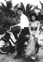 Couple sur un Velosolex Saigon