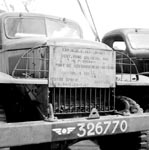 Arrivée des camions GMC dans le port de Saïgon 1954