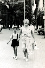 Grand-Mere et son petit fils rue Catinat Saigon