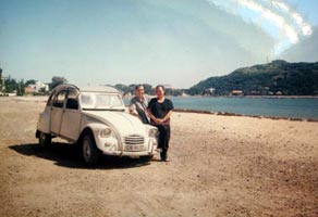 La Citroën 2 CV de Mau