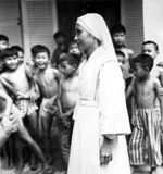 Sœur dans un Orphelinat de Saigon