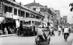 Le tramway remontant la rue des marins à Saïgon 