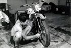 Montage des motos Peugeot aux Etablissements Jean Comte Saïgon